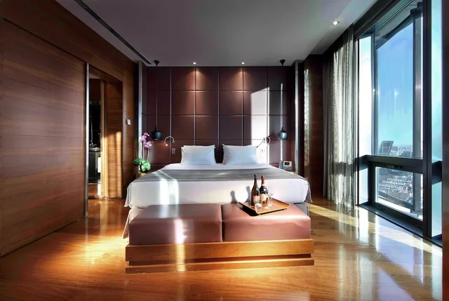 جناح جونيور، Eurostars Madrid Tower 4/10