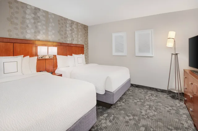 غرفة بسريرين مزدوجين، Courtyard By Marriott Birmingham Homewood 1/4