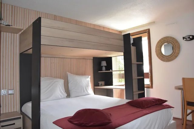 Family, Twin Beds, Hotel Bagatelle Paris Nord Roissy 1/1