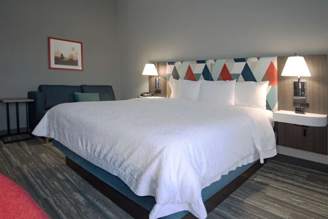 غرفة بسرير كينج، Hampton Inn Oklahoma City/Yukon 1/6