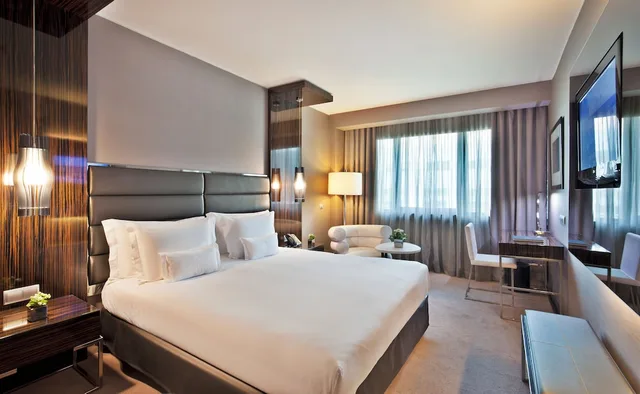 غرفة ديلوكس بسرير كوين، Altis Grand Hotel 3/10