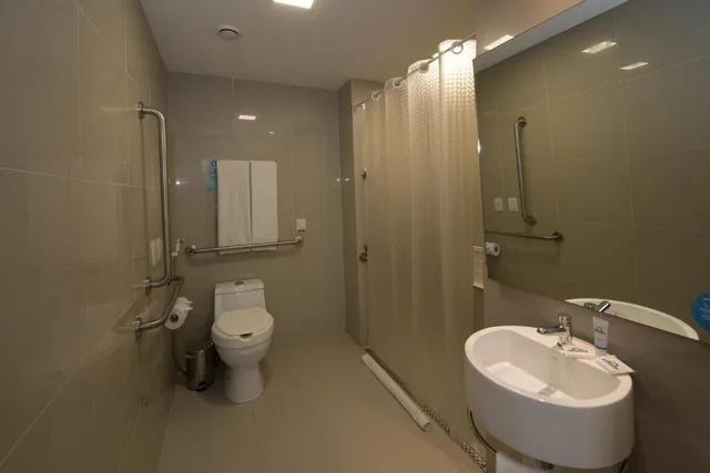 Standard, Multiple Beds, Accessible، Days Inn by Wyndham Rio De Janeiro Lapa 3/3