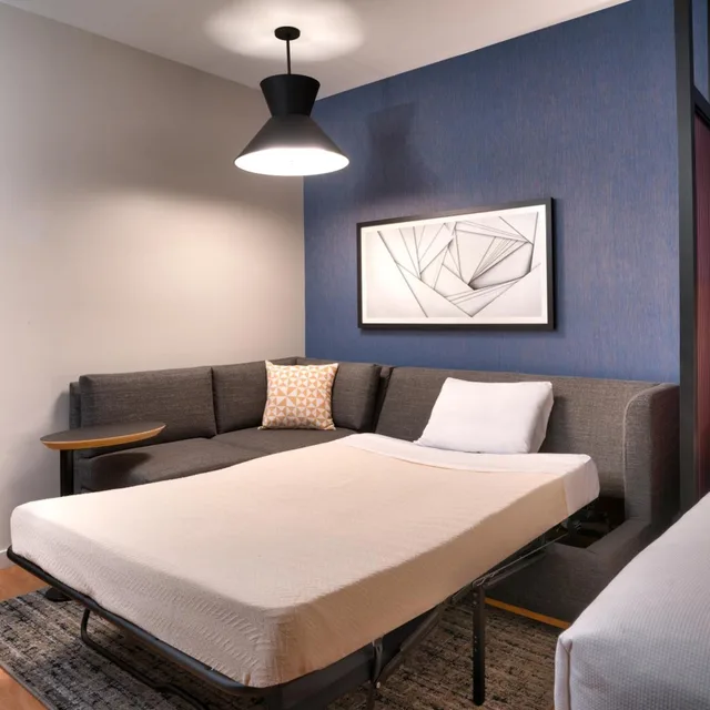 غرفة قياسية بسريرين كوين مع أريكة، Hyatt Place Fayetteville/Springdale 3/5