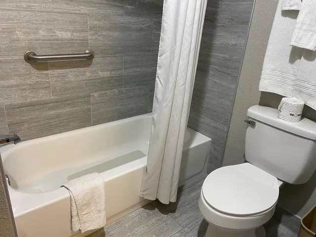 جناح ديلوكس، Days Inn By Wyndham Carthage 10/10