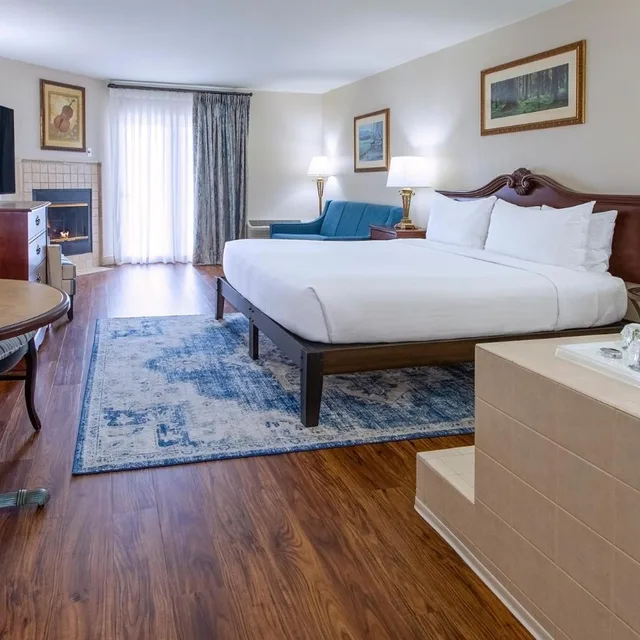 Mountain, Premier, King Bed, Water Park View، Music Road Hotel 1/8