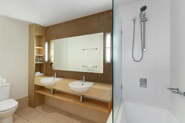 2 Bedroom Apartment, The Boathouse Apartments 6/8