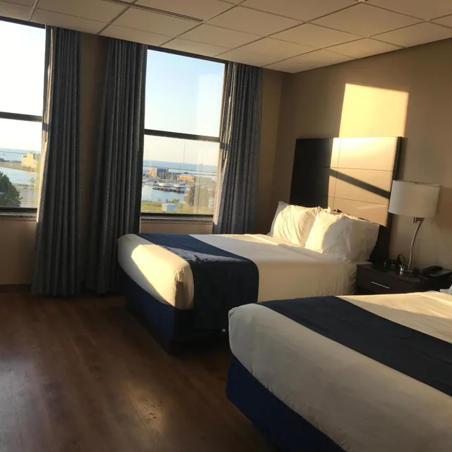 غرفة بسرير مزدوج بإطلالة على البحيرة، Ariel Broadway Hotel 2/5