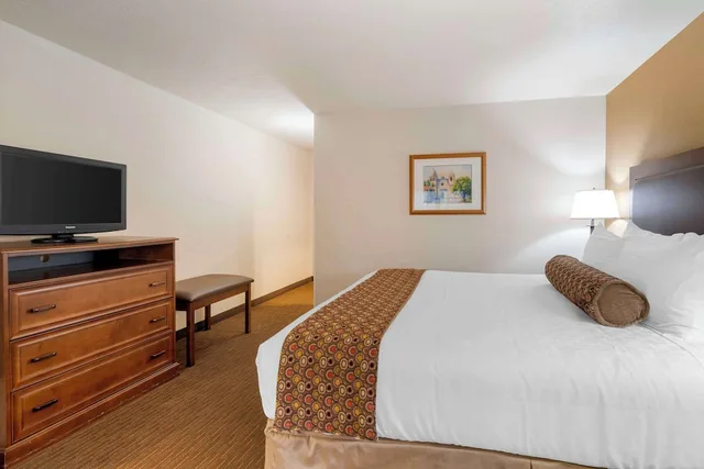 غرفة قياسية بسرير كينج مع أريكة لذوي الإعاقة، Best Western Casa Grande Inn 4/10