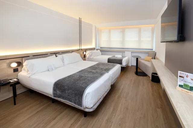غرفة ثلاثية، Hotel Sercotel Delfos Andorra 2/5