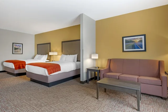 جناح بسريرين كوين مع أريكة لذوي الإعاقة، Best Western Plus Elizabethtown Inn & Suites 2/4