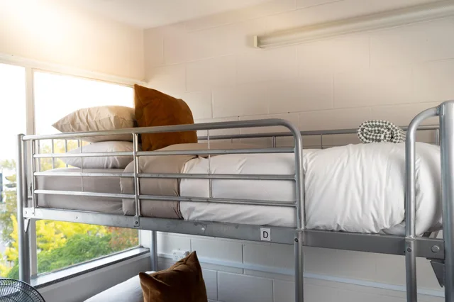 سكن مشترك بسريرين للرجال، YMCA Hostel 1/1