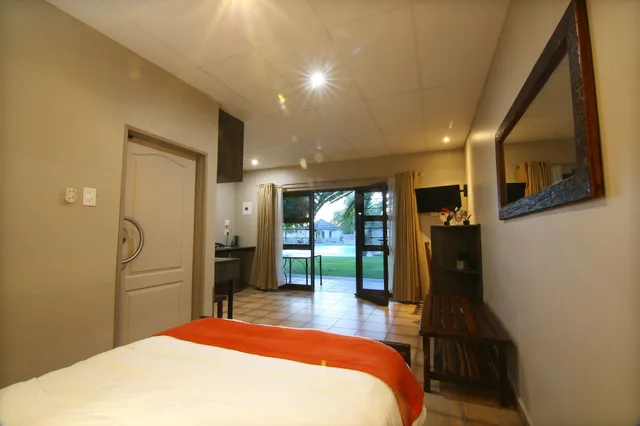 غرفة أساسية بسرير مزدوج، Kalahari Arms Hotel 1/10