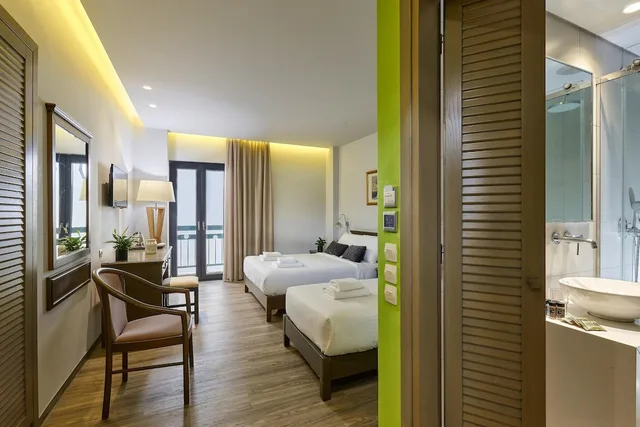 غرفة ديلوكس ثلاثية بسريرين منفصلين مع أريكة، Castello City Hotel 8/8