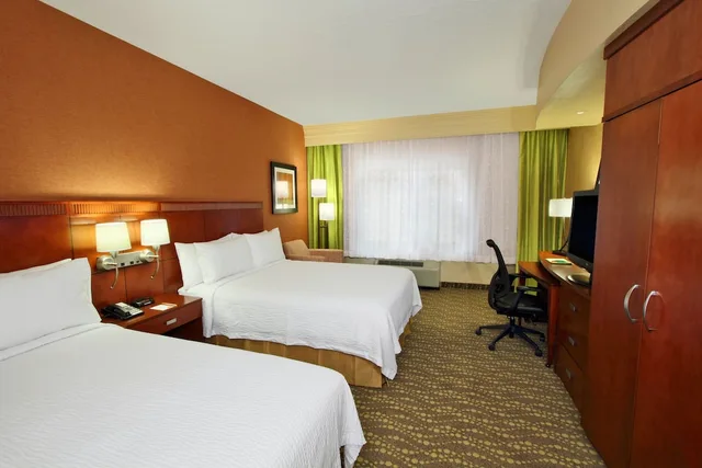 Room, 2 Queen Beds, Courtyard St. George 1/2