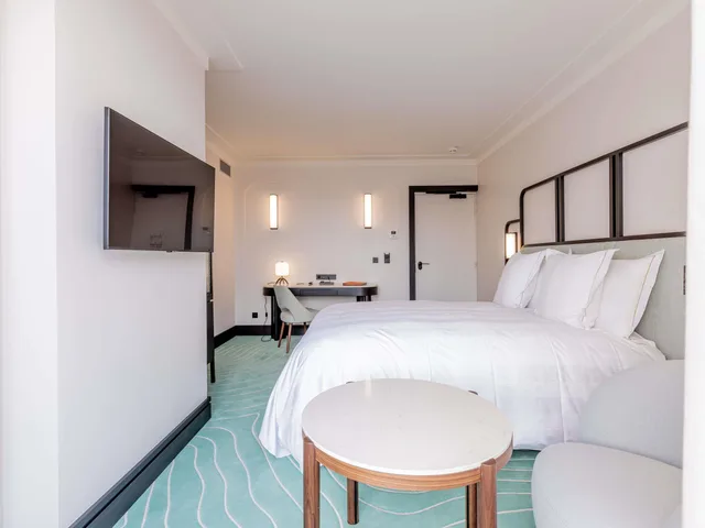 غرفة ديلوكس بسرير مزدوج بإطلالة على المدينة، Mondrian Cannes 1/2