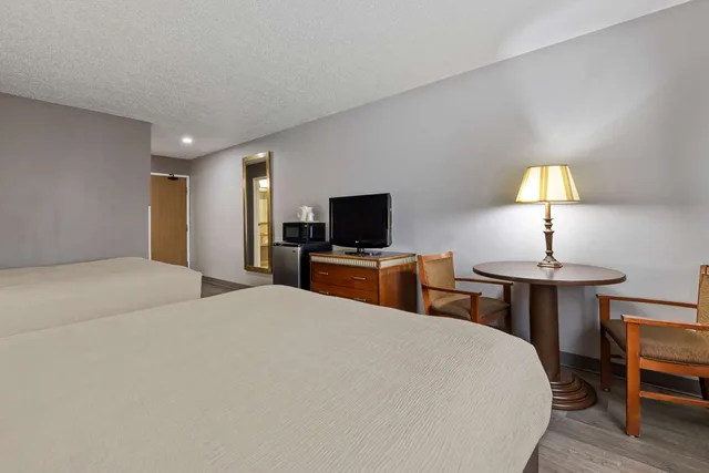 Room, 2 Queen Beds, Quality Inn near Monument Health Rapid City Hospital 3/4
