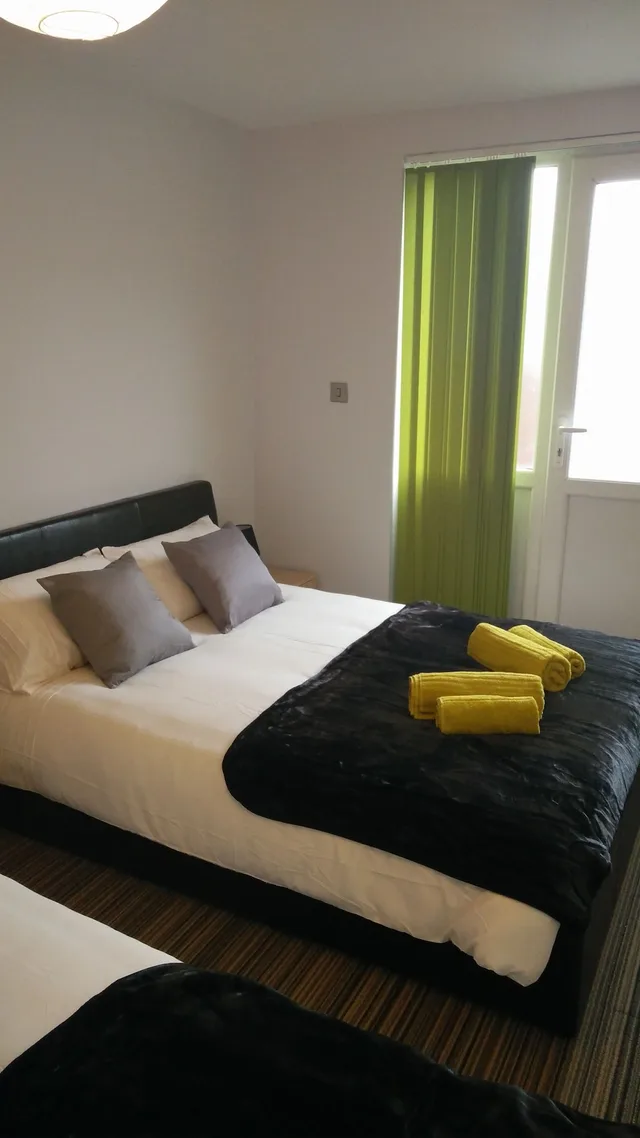 غرفة كومفورت رباعية بسريرين مزدوجين، Old Trafford Guest House 1/2