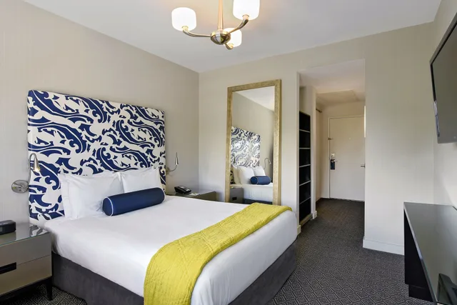 Superior, Queen Bed, Partial Ocean View, Hotel Breakwater South Beach 1/6