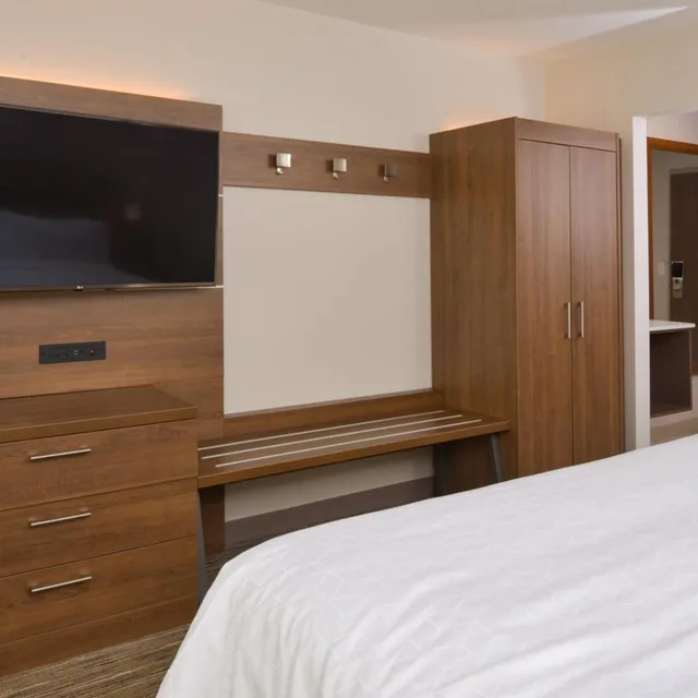 جناح بسرير كوين، Holiday Inn Express And Suites Ottumwa 4/10