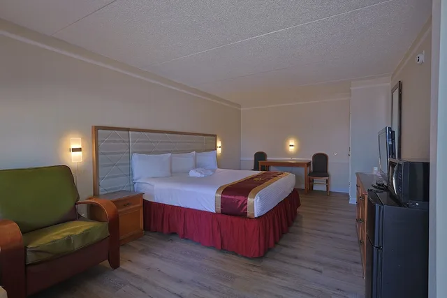 غرفة بسرير كينج لذوي الإعاقة، The Grand by Capital O Texarkana I-30 4/10