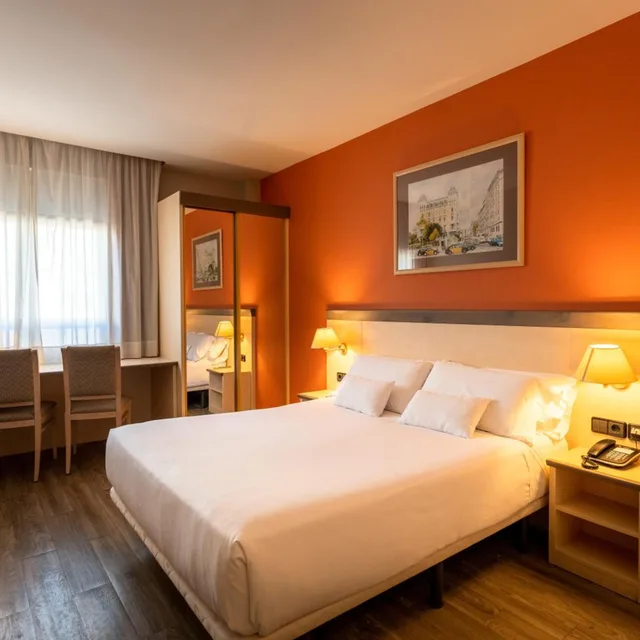 غرفة قياسية بسرير كينج، Petit Palace Trencadis (ex Sunotel Club Central) 5/10