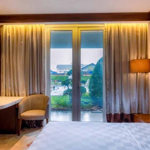 غرفة بسرير مزدوج بشرفة، SWISS-BELHOTEL BORNEO BANJARMASIN 6/8