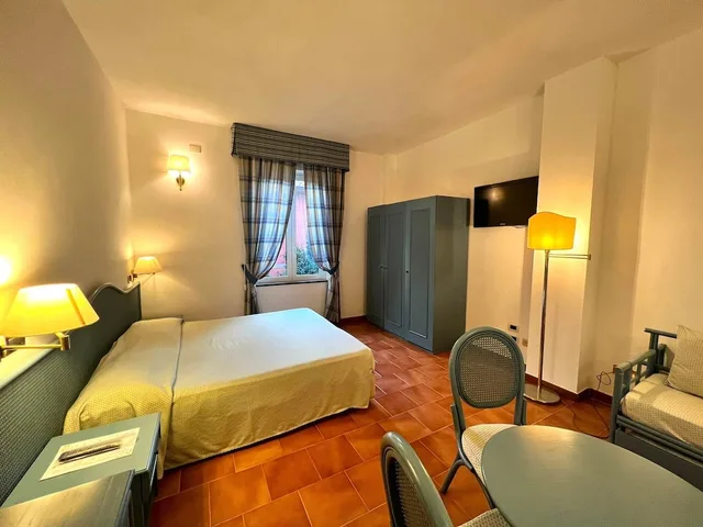 غرفة عائلية بسرير مزدوج مع أريكة، HOTEL CLELIA 5/5