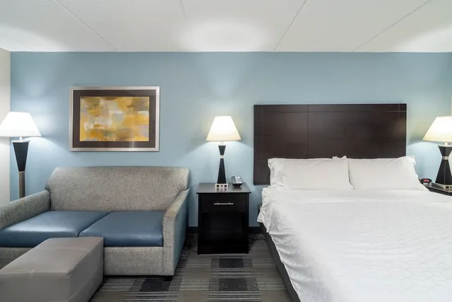غرفة قياسية بسرير كينج، Holiday Inn Express Forsyth 3/4