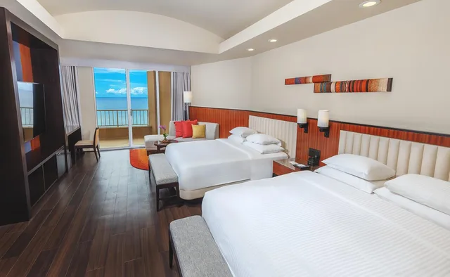 جناح بسرير كوين، Hyatt Regency Guam 1/2