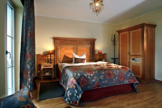 غرفة كومفورت بسرير كينج، Hotel Ampervilla 1/4