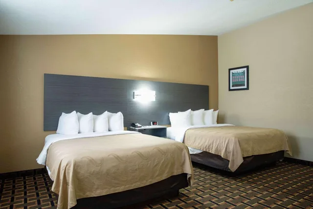 Deluxe, 2 Queen Beds, Quality Inn Raynham - Taunton 10/10