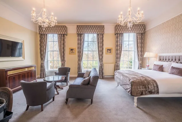 Green, Junior Suite, King Bed، Stauntons on the Green 1/1