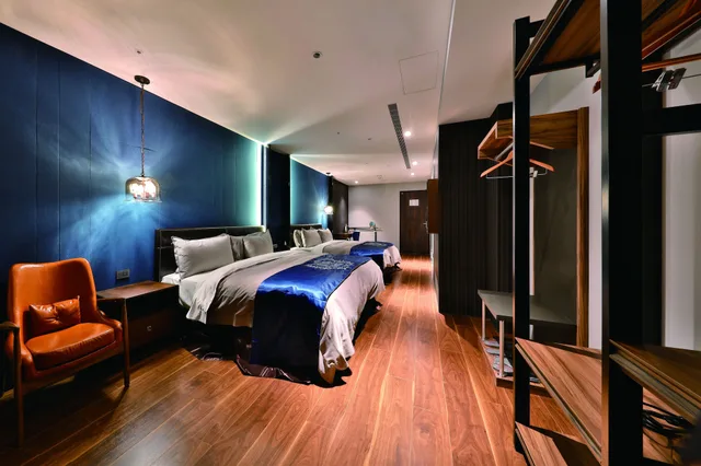 Economy, Quadruple, 2 Queen Beds, No Window، Saint Art Hotel 1/2