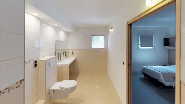 غرفة ثلاثية بسرير كوين وسرير فردي، La Villa Martégale 7/10