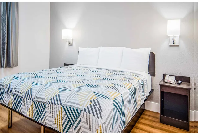 غرفة بسرير كوين لغير المدخنين، Motel6 Addison, TX - Dallas 3/4