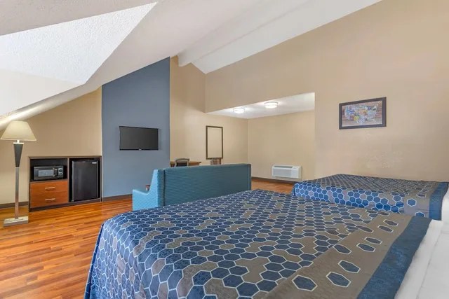 جناح بسريرين كينج، Econo Lodge Inn & Suites Gatlinburg at the Convention Center 2/6