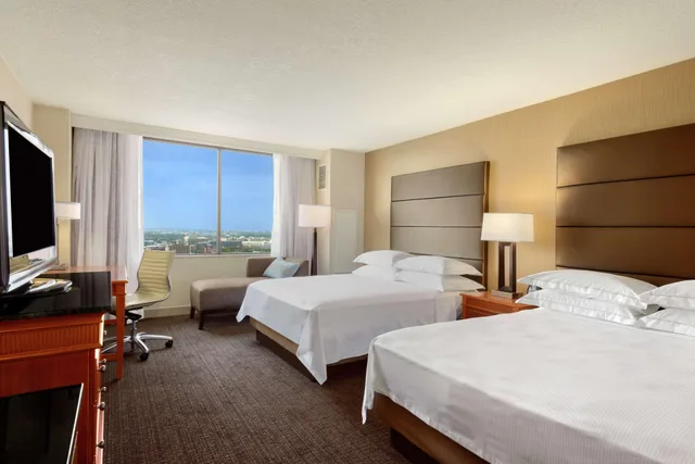 غرفة بسرير مزدوج بإطلالة على الجبل، Hilton Salt Lake City Center 2/4