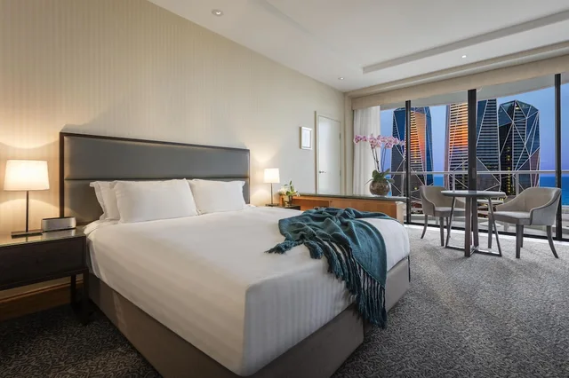 Oaks Gold Coast Hotel, Surfers Paradise, Gold Coast 24/75