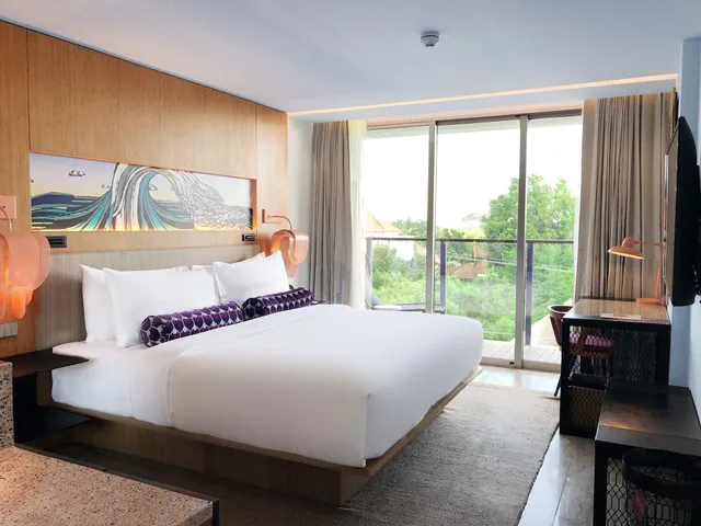 Room, King Bed, City View, Balcony, Aloft Bali Seminyak 3/6