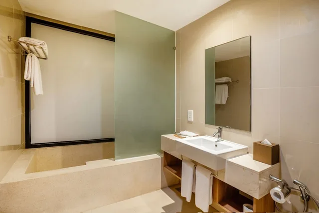 Pool, Deluxe, King Bed، Cross Vibe Paasha Atelier Bali Kuta 3/4