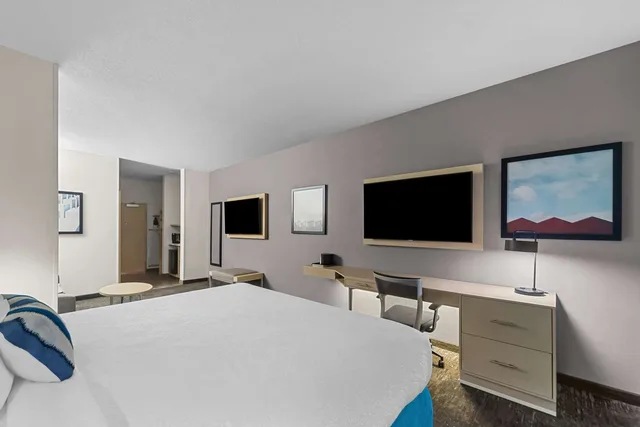 جناح بسرير كينج مع أريكة، Best Western Plus Ogallala Inn 1/5