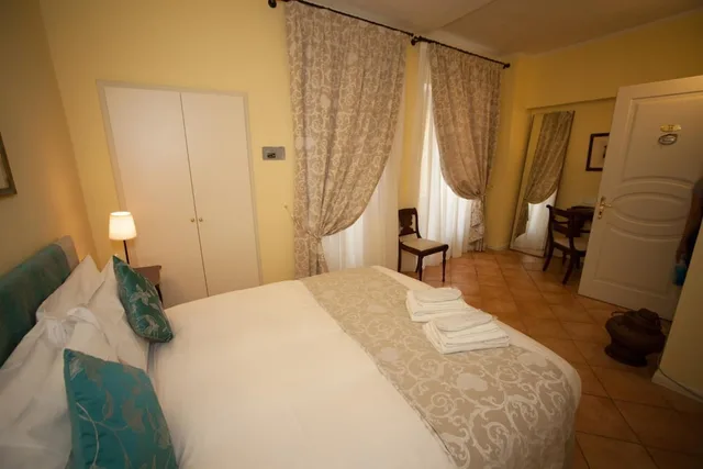 غرفة قياسية بسرير مزدوج، Albergo Orologio 3/10