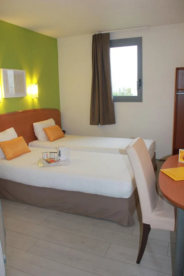 غرفة كومفورت بسرير مزدوج، HOTEL NOVELLA CONFORT NANTES EST THE ORIGINALS CITY 1/6