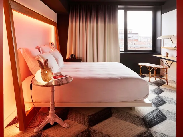 Large Mama, Queen Bed، Mama Shelter Toulouse 2/10