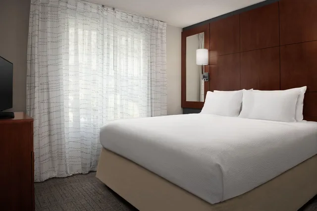 جناح بسرير كينج، Residence Inn Greensboro Airport 1/3