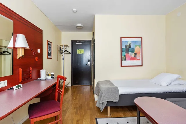 غرفة بسرير فردي مع أريكة، Best Western Hotell Soderh 2/8