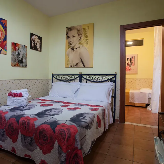Room, Quadruple, Balcony, Hotel Cine Holiday 1/7