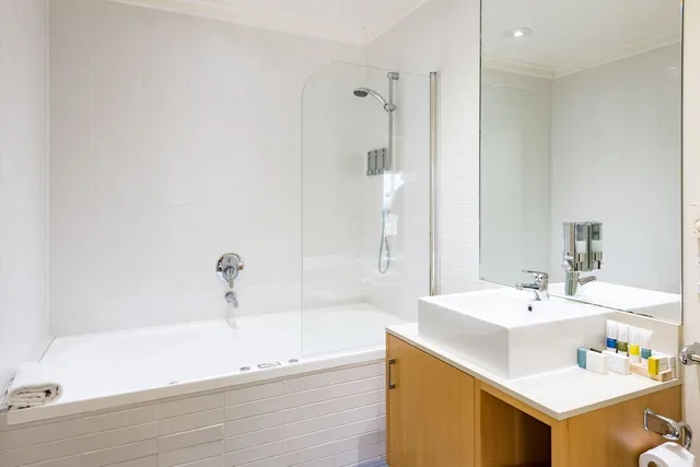 شقة تنفيذية بسريرين منفصلين وسريرين كينج بإطلالة على البحر بغرفتي نوم، Paihia Beach Resort And Spa 7/9