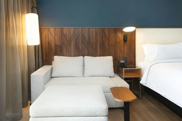 غرفة بزنس ديلوكس بسرير كينج بإطلالة على المدينة، Courtyard By Marriott Puebla Las Animas 9/10