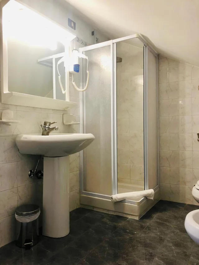 Room, Double or Twin Bed, Attic، Hotel Bucaneve 2/3